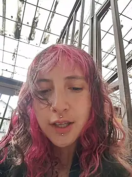  Laary online show from December 16, 8:04 pm