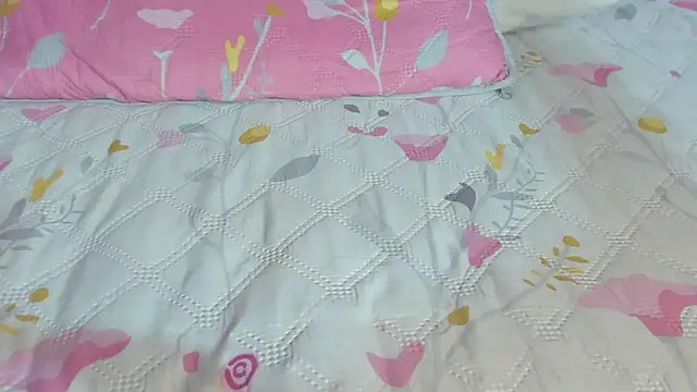 shanakendall online show from April 15, 7:58 pm