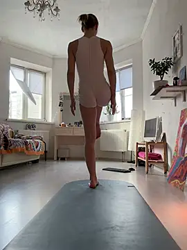 LeyaJohnson online show from March 20, 1:27 pm