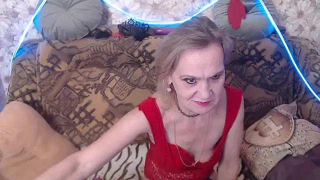 Snapshot of MissBekker chatting on October 15, 5:21 am MissBekker online show from October 15, 5:21 am