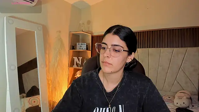  Niah  online show from January 13, 8:46 pm