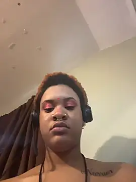 nickytheehawtie online show from February 18, 8:52 pm