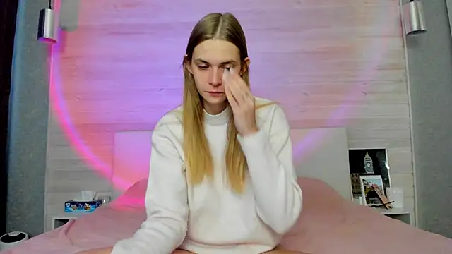 molly hunt  online show from November 18, 3:51 am