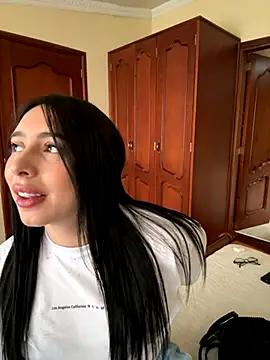 isabella jade online show from October 6, 1:28 pm