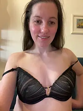 Nicole-Ray online show from March 8, 8:35 pm