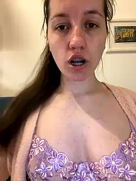 Nicole-Ray online show from October 24, 5:47 am