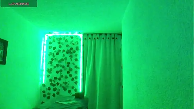 SexDiffrent online show from December 18, 10:58 pm