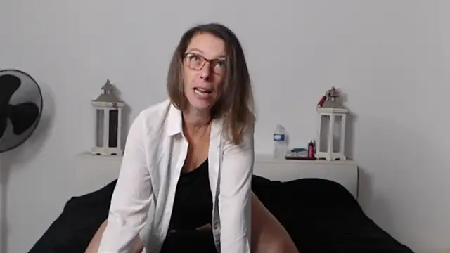 Snapshot of Oriane_Jackson chatting on October 7, 9:57 am Oriane Jackson online show from October 7, 9:57 am