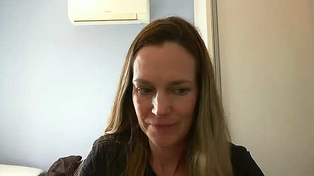 Snapshot of Annylove1 chatting on September 17, 5:11 pm Annylove1 online show from September 17, 5:11 pm
