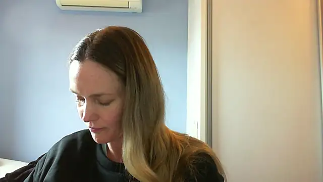 Snapshot of Annylove1 chatting on September 25, 3:55 pm Annylove1 online show from September 25, 3:55 pm