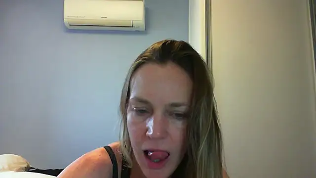 Snapshot of Annylove1 chatting on September 21, 6:50 pm Annylove1 online show from September 21, 6:50 pm