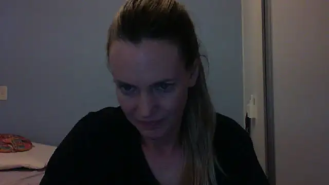 Snapshot of Annylove1 chatting on October 3, 12:38 am Annylove1 online show from October 3, 12:38 am