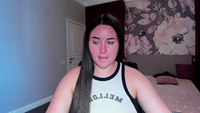 Snapshot of Roxie_Bradley chatting on September 17, 7:50 am Roxie Bradley online show from September 17, 7:50 am