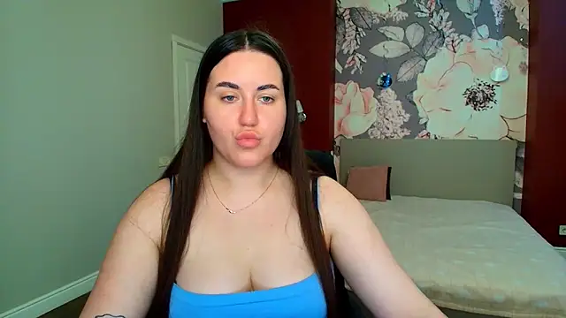 Roxie Bradley online show from May 27, 5:48 am