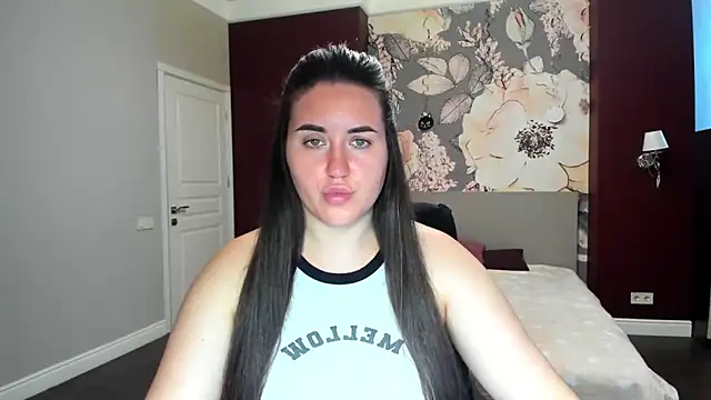 Snapshot of Roxie_Bradley chatting on September 11, 6:03 am Roxie Bradley online show from September 11, 6:03 am
