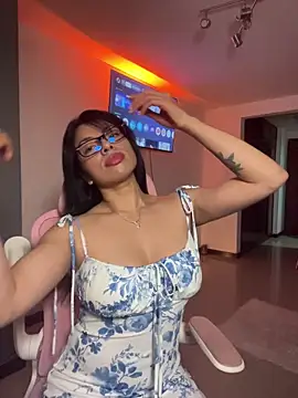 Miaparkerss  online show from March 27, 11:38 pm