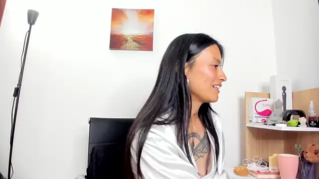 nia  white online show from March 7, 12:50 am