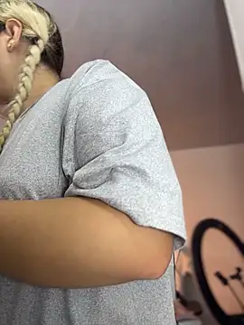 Irisweet  online show from February 25, 9:02 pm