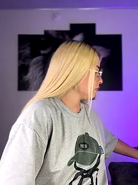 Irisweet  online show from September 27, 10:50 pm