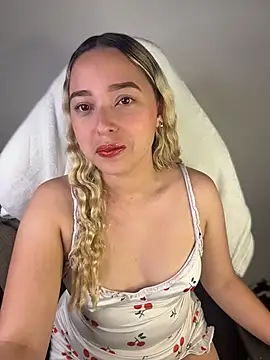 Irisweet  online show from February 24, 11:20 am