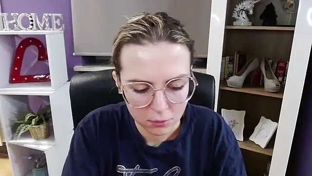 Zoey Erotic online show from December 3, 5:43 am