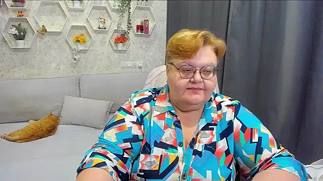  big love  online show from April 6, 7:37 pm