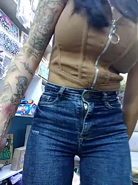 LunaZambrano online show from March 11, 7:05 pm