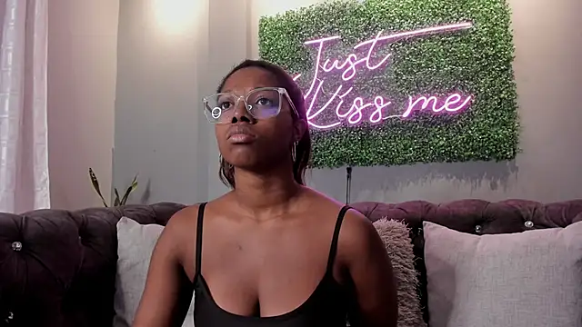 nilosolem online show from March 28, 7:46 pm