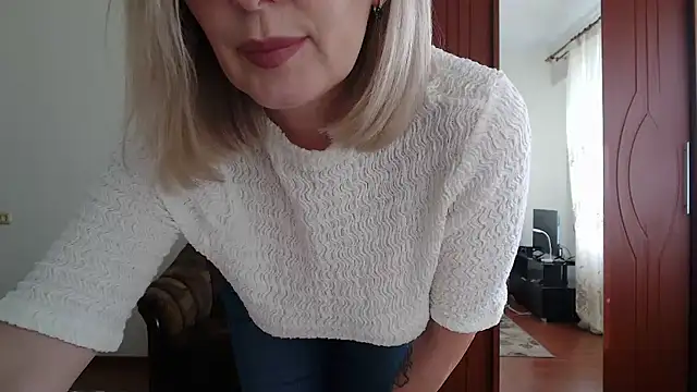 sensualEmilia online show from November 6, 10:43 am