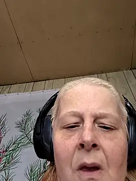 davisdesiresxh online show from December 1, 3:15 pm