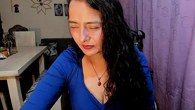 emma luxy online show from May 23, 5:50 am