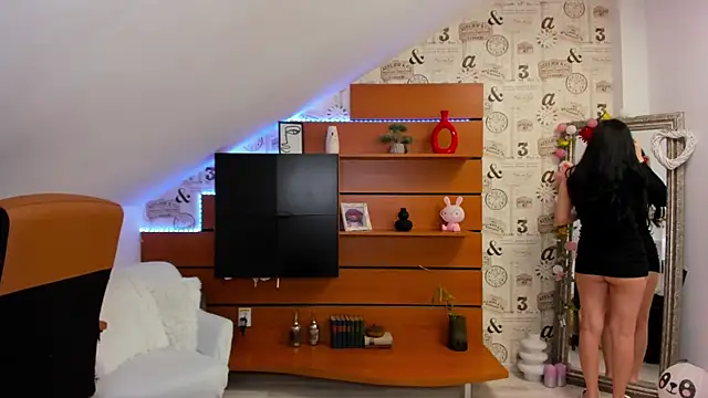 EmillyTaylor online show from November 13, 4:55 am