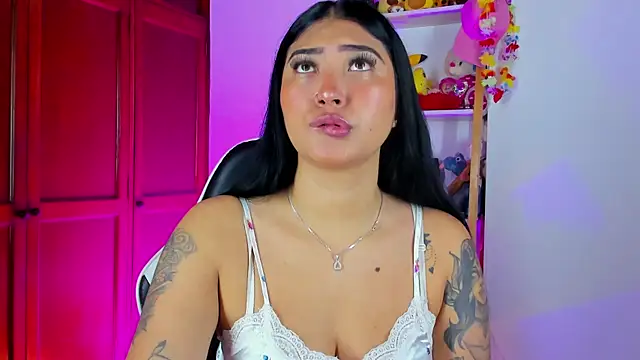 eymy-hadid online show from October 10, 2:33 pm