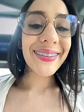 Snapshot of __IRIS__ chatting on September 24, 5:45 pm IRIS online show from September 24, 5:45 pm