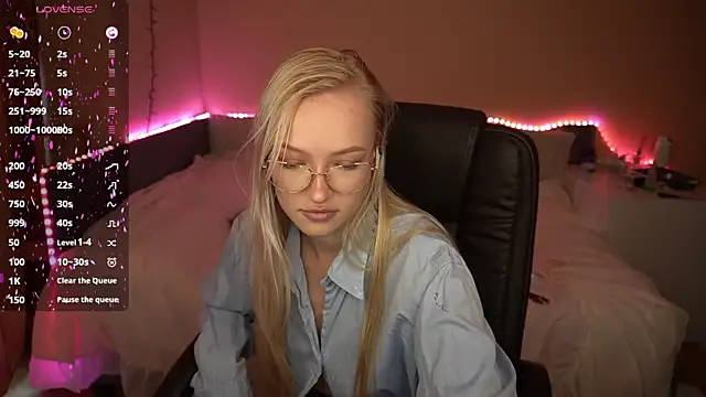 AmandaFiree online show from September 28, 10:31 am