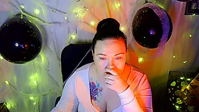 Victoria Marks online show from October 30, 7:04 pm