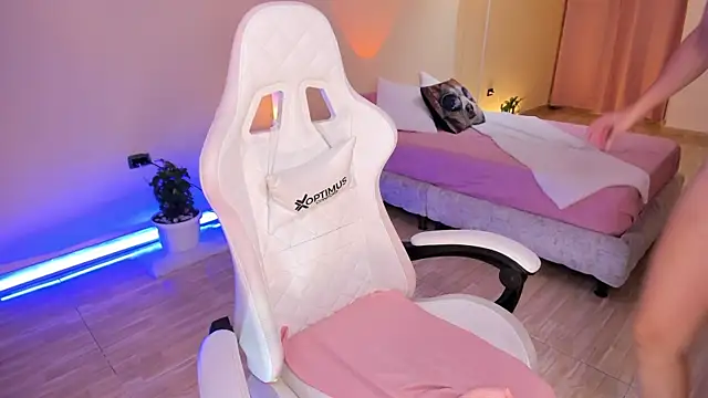 carleee winter online show from September 11, 12:44 am