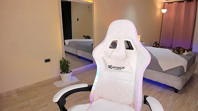 carleee winter online show from September 27, 11:45 pm