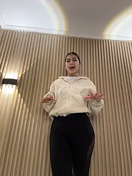 Sarasanders 4 online show from November 14, 2:55 am