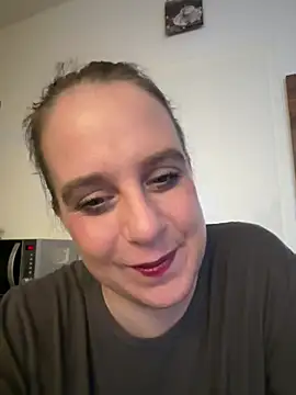 Chantalee online show from April 8, 6:37 am