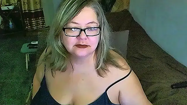 sex2 online show from December 19, 8:17 am