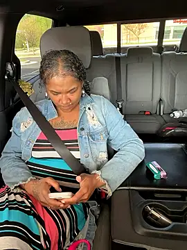 HaloRodeoLover2 online show from April 14, 2:06 pm