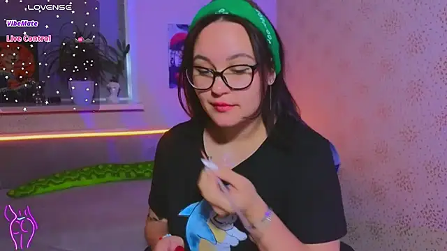 Snapshot of EsterLogan chatting on October 13, 8:39 am EsterLogan online show from October 13, 8:39 am