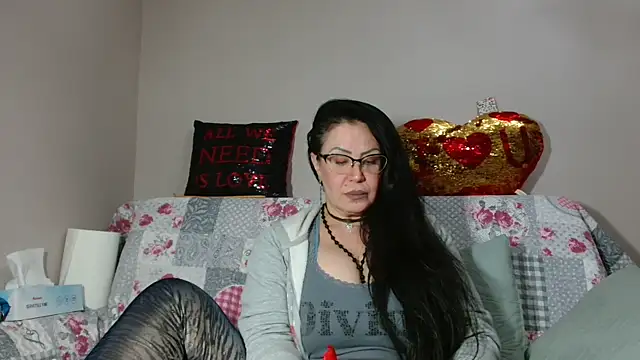 MISTRESS AMAZON FIRE online show from November 14, 9:15 pm