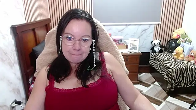 Sonialorens  online show from April 20, 3:37 pm