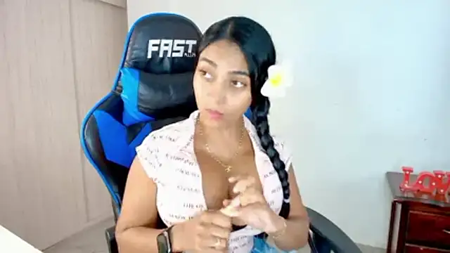 sophiax-x online show from December 2, 5:37 pm