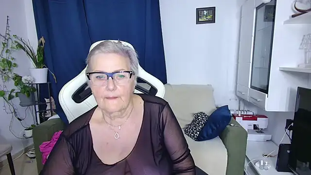 Selenna57 online show from April 18, 5:26 pm