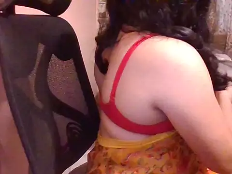 Pinky 4 online show from April 13, 4:47 am