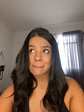 trianawhite online show from November 7, 3:39 pm