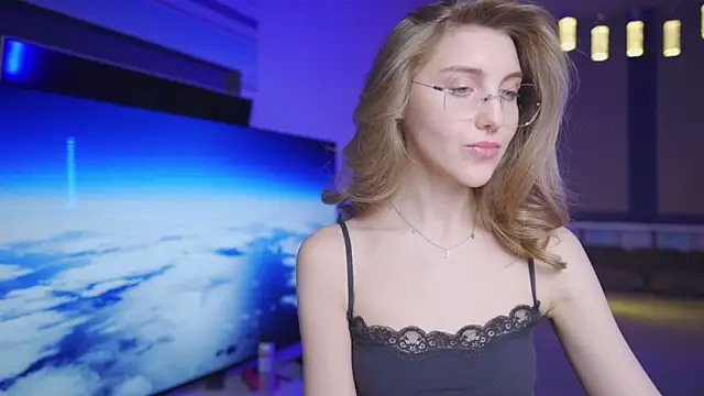 CassiaBlade1 online show from April 11, 4:32 pm